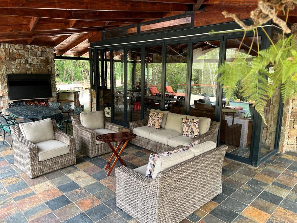 Heysbrook Estate - Luxurious Lodges In A Private Valley Waterval-Onder Luaran gambar